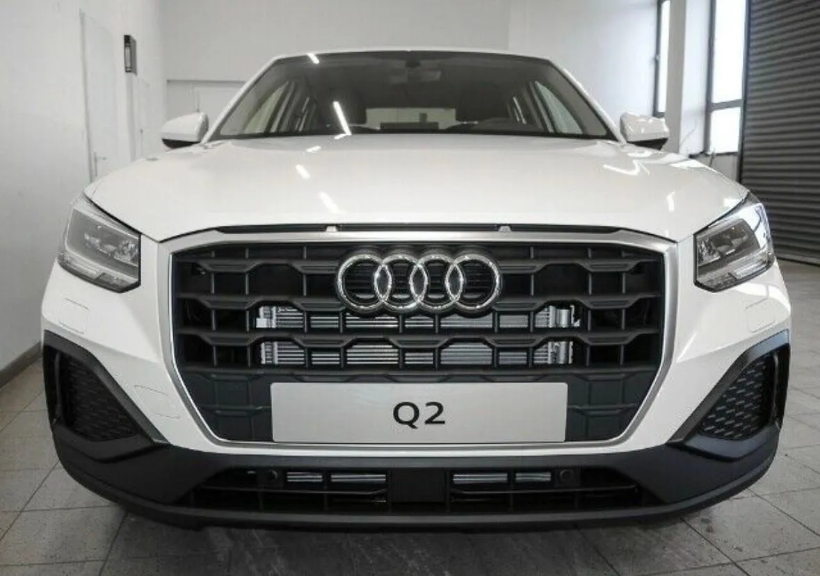 AUDI Q2 30 TFSI Business Image 3